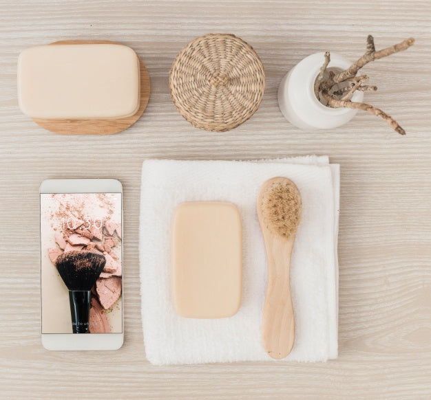 Free Spa Mockup With Smartphone Psd