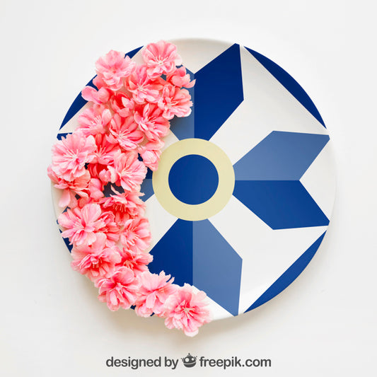 Free Spring Mockup With Decorative Plate Psd