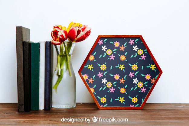 Free Spring Mockup With Hexagonal Frame And Vase Of Flowers Psd
