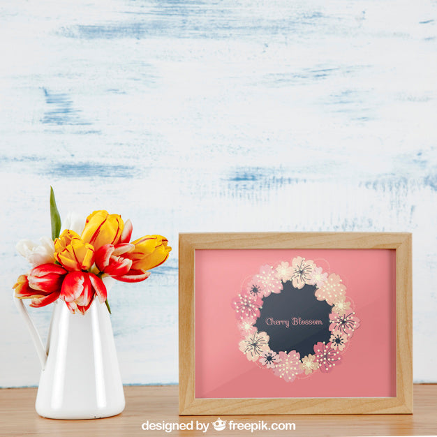 Free Spring Mockup With Horizontal Frame And White Vase Of Flowers Psd