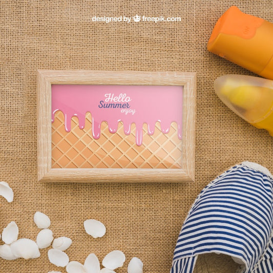 Free Summer Concept With Frame And Suncream Psd