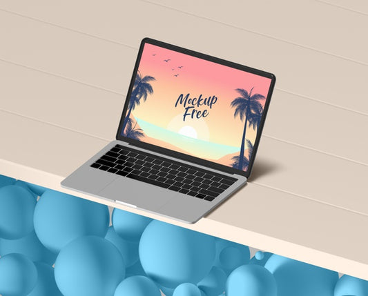 Free Summer Concept With Laptop On Table Psd