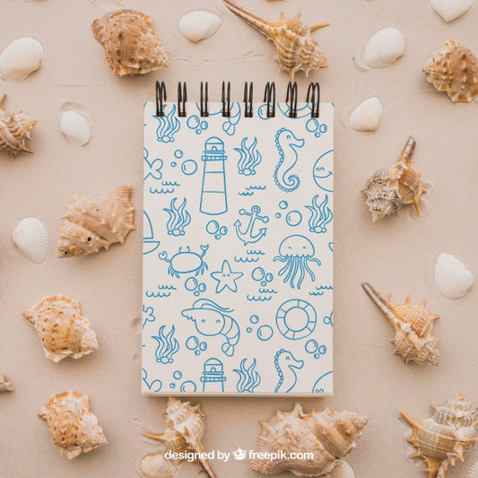 Free Summer Concept With Notepad And Mollusks Psd