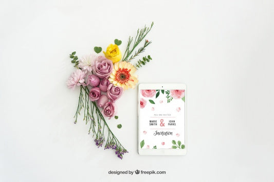 Free Tablet Mockup Design With Floral Decoration Psd