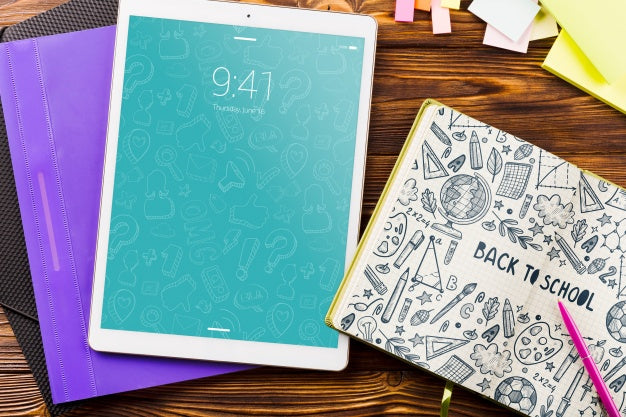 Free Tablet Mockup With Back To School Concept Psd