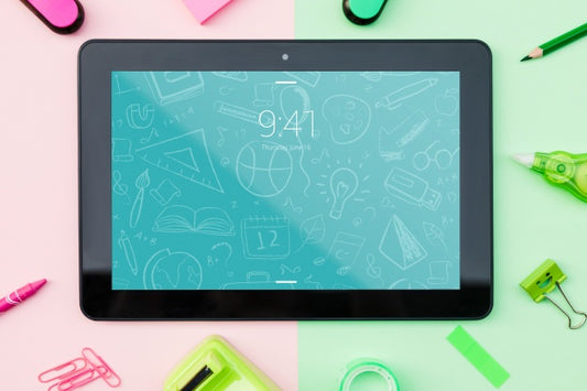 Free Tablet Mockup With Back To School Concept Psd