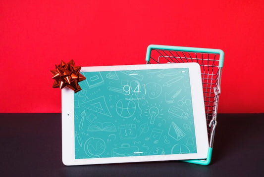 Free Tablet Mockup With Shopping Concept Psd