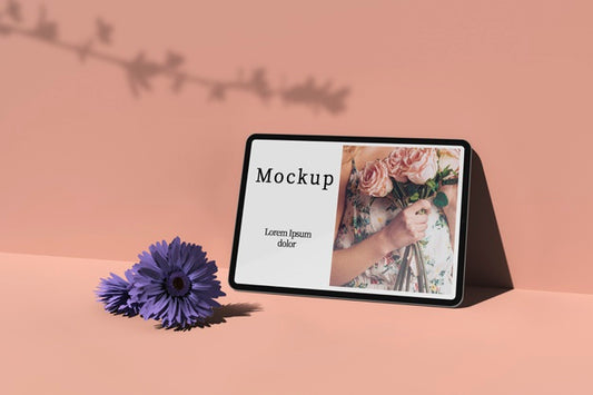 Free Tablet With Photo And Flowers Psd