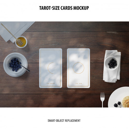 Free Tarot Card With Foil Stamping Mockup Psd