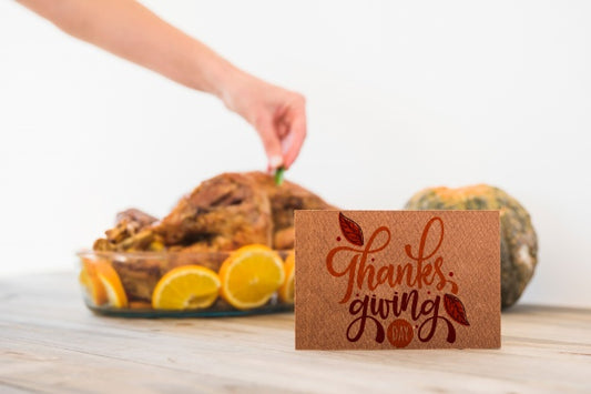 Free Thanksgiving Mockup With Greeting Card Psd