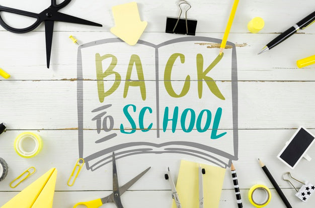 Free Top View Back To School With Wooden Background Psd