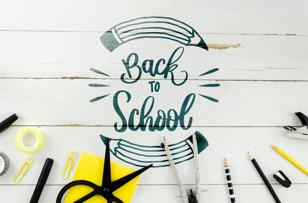 Free Top View Back To School With Wooden Background Psd