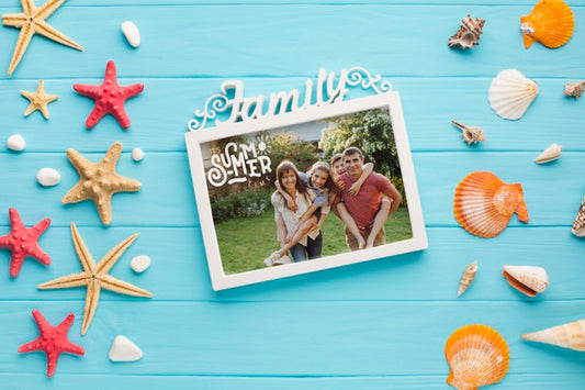 Free Top View Holiday Family Frame On The Table Psd