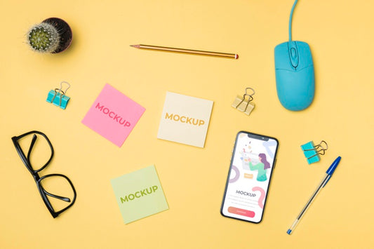 Free Top View Mobile Phone And Post-It Mock-Up Psd