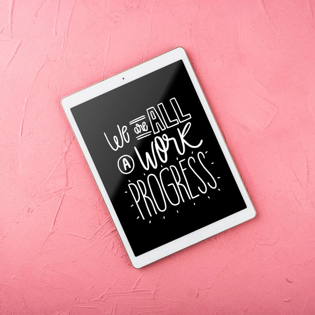 Free Top View Mock-Up Tablet With Pink Background Psd