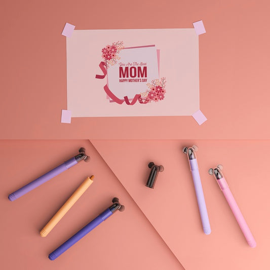 Free Top View Mother'S Day Card And Markers With Mock-Up Psd
