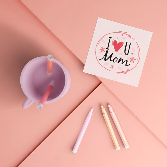 Free Top View Mother'S Day Card And Mug With Mock-Up Psd