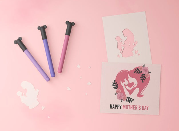 Free Top View Mother'S Day Card With Mock-Up Psd