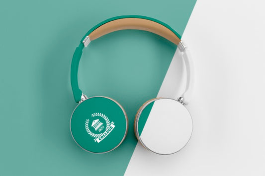 Free Top View Of Back To School Headphones Psd