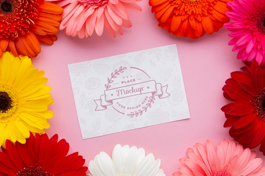 Free Top View Of Card Mock-Up With Daisies Psd