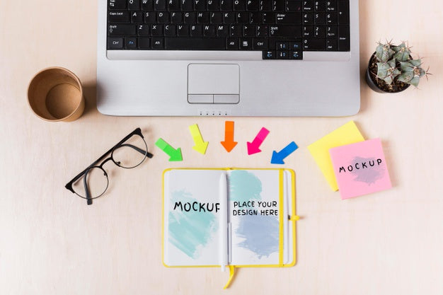 Free Top View Of Desk Concept With Agenda Mock-Up Psd