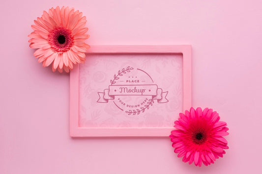 Free Top View Of Frame Mock-Up With Daisies Psd