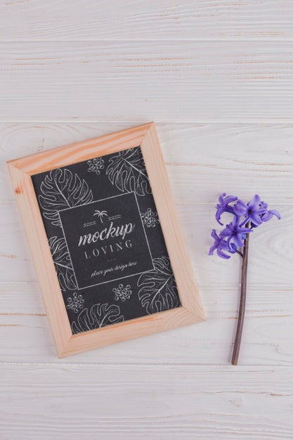 Free Top View Of Frame Mock-Up With Hyacinth Flower Psd