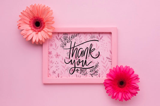 Free Top View Of Pink Frame On Pink Background Psd