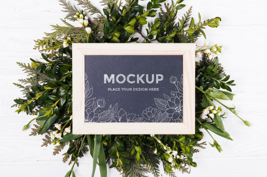 Free Top View Of Vegetation Wreath With Frame Mock-Up Psd