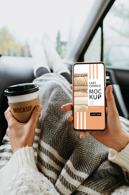 Free Top View On Hand With Smartphone Mockup And Cup Of Coffee Psd