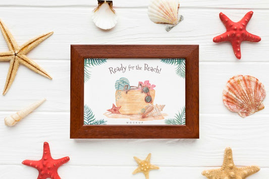 Free Top View Photo Frame On Wooden Background Psd