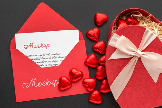 Free Top View Valentine'S Day Candies With Mock-Up Letter Psd