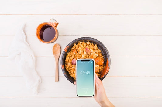 Free Traditional Spanish Food Mockup With Smartphone Psd