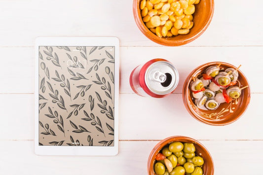 Free Traditional Spanish Food Mockup With Tablet Psd