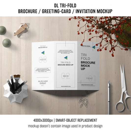 Free Trifold Brochure Or Invitation Mockup With Still Life Concept Psd