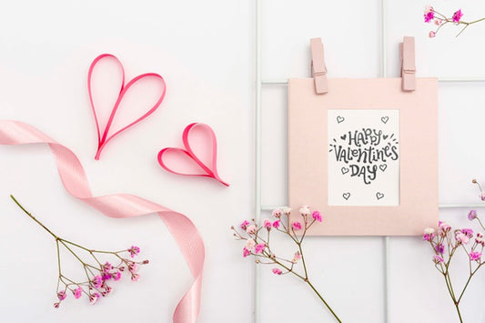 Free Valentine'S Day Concept Wih Frame And Flowers Psd