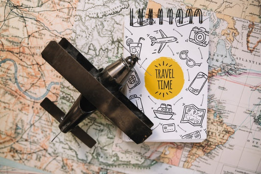 Free Vintage Travel Concept Mockup With Notepad Psd