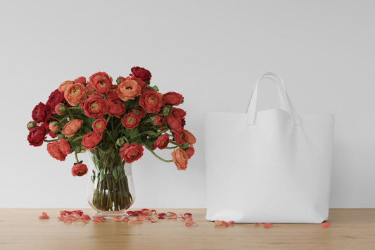 Free White Bag And Flowers In A Vase Psd
