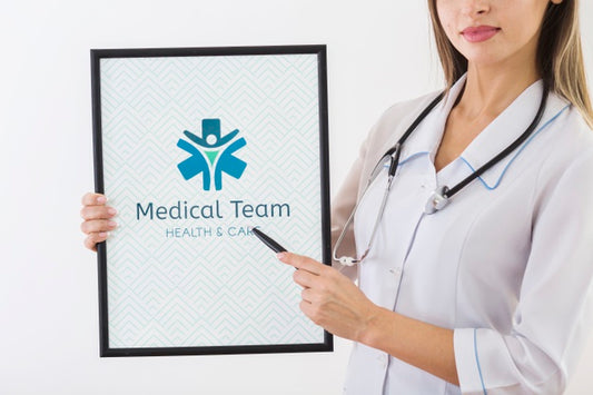 Free Woman Pointing To The Medical Clipboard Psd