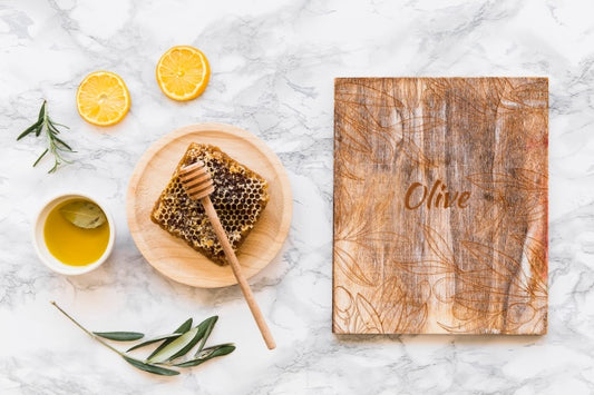 Free Wood Mockup With Olive Oil Concept Psd