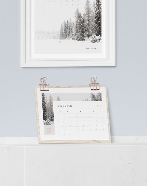 Free Wooden Board With Calendar And Painting Above Psd