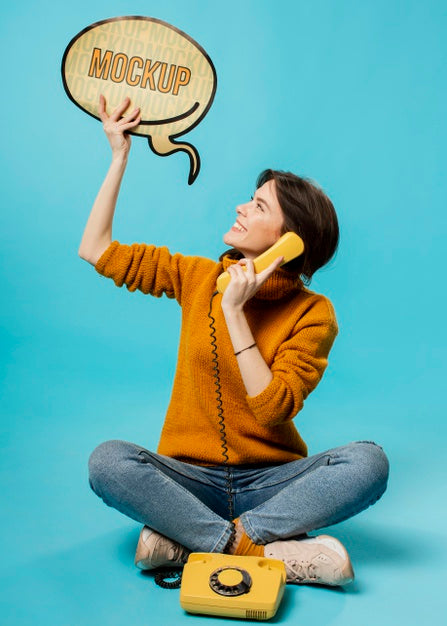 Free Young Woman With Chat Bubble And Old Phone Psd