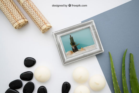 Free Zen Mockup With Frame Psd